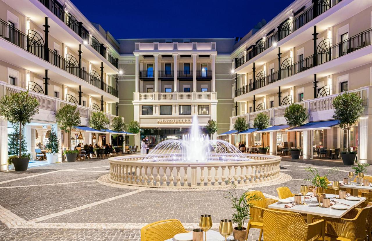Palazzo Doglio Hotell Cagliari Eksteriør bilde The Hotel's courtyard