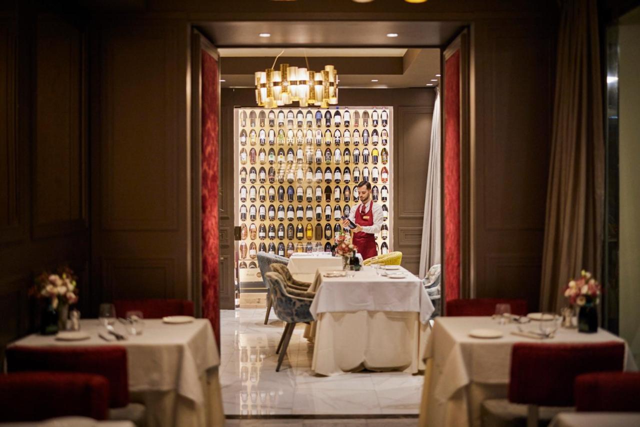 Palazzo Doglio Hotell Cagliari Eksteriør bilde Restaurant "La Table d'Or"