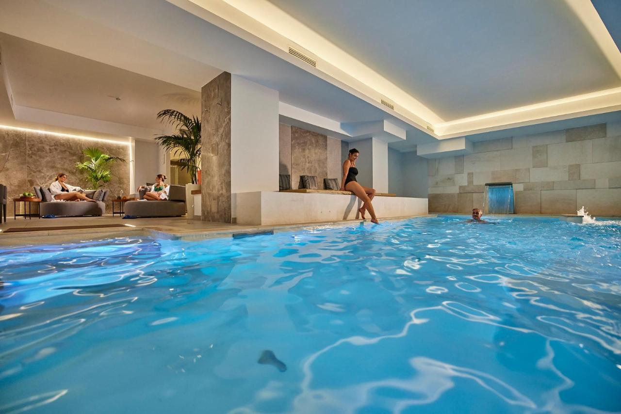 Palazzo Doglio Hotell Cagliari Eksteriør bilde The swimming pool at the hotel