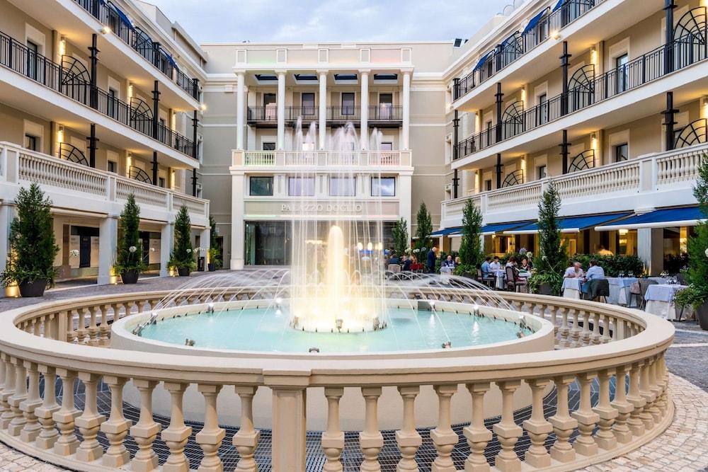 Palazzo Doglio Hotell Cagliari Eksteriør bilde The Fontainebleau Hotel